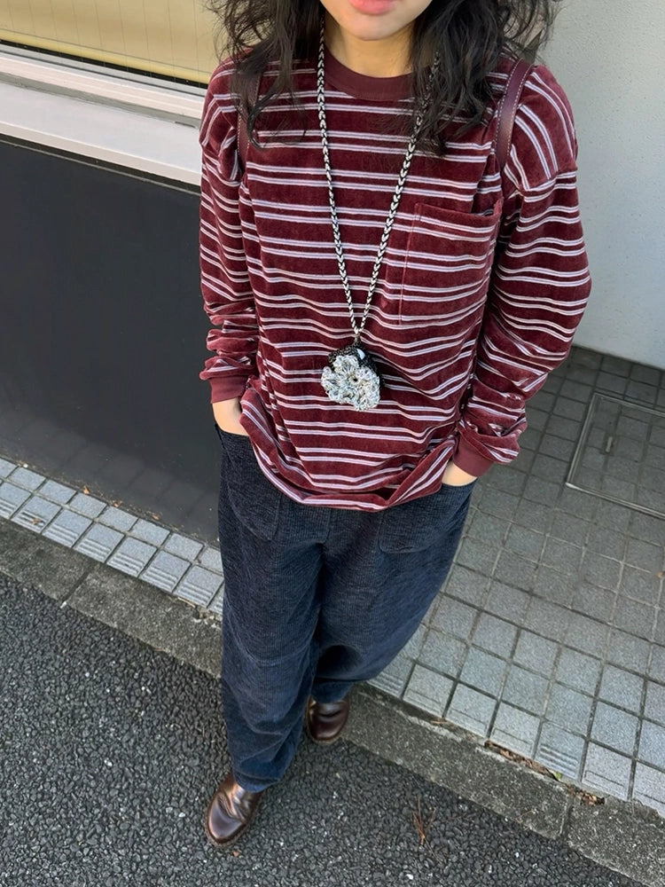 Your Earbuds‘ Cozy Sweater - Handmade Floral Charm for AirPods Pro