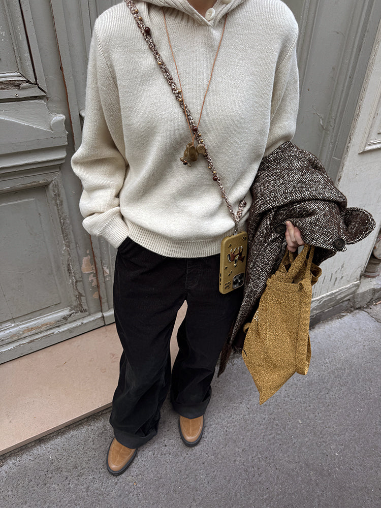 Autumn‘s Tiny Harvest – A Playful Braided Phone Strap with Pom-Pom Charms