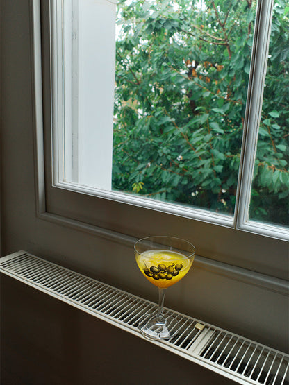 Linear Fruit Micro-Tint Glass Wine Glass