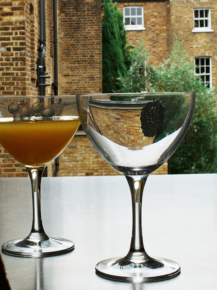 Linear Fruit Micro-Tint Glass Wine Glass