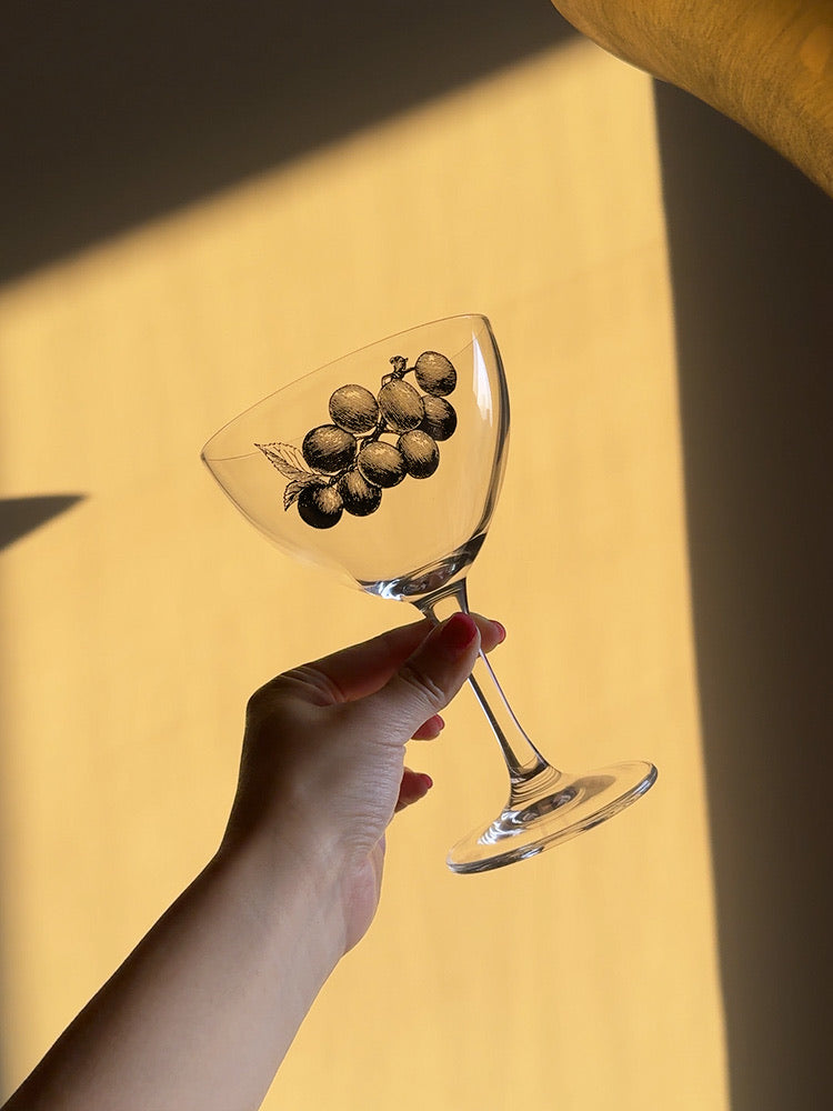 Linear Fruit Micro-Tint Glass Wine Glass