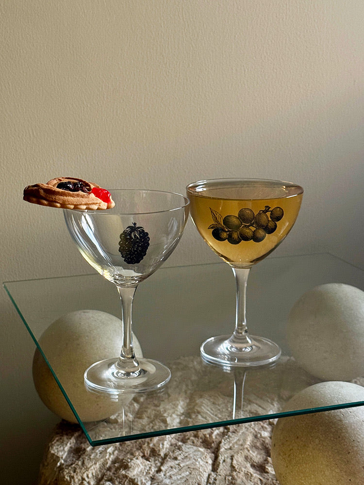 Linear Fruit Micro-Tint Glass Wine Glass