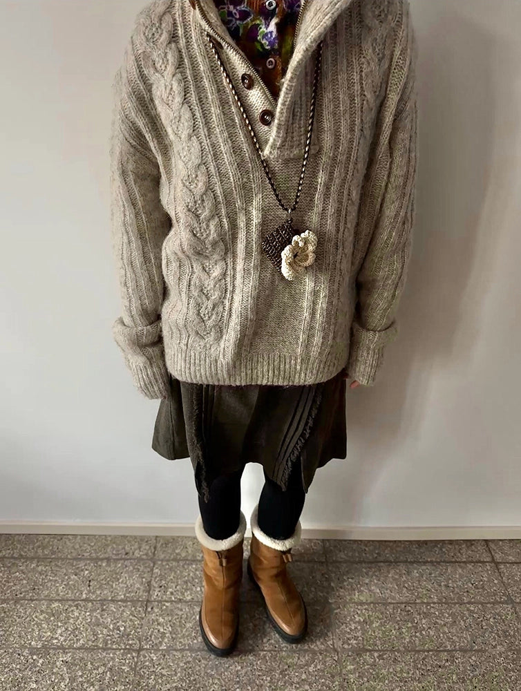 Your Earbuds‘ Cozy Sweater - Handmade Floral Charm for AirPods Pro