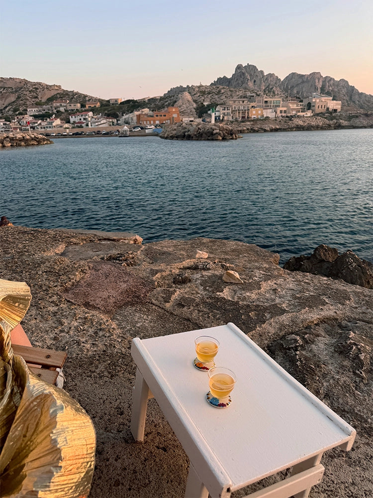 Hand-Painted Ceramic Sake Cup – Charming Floral Design for Your Drink Ritual